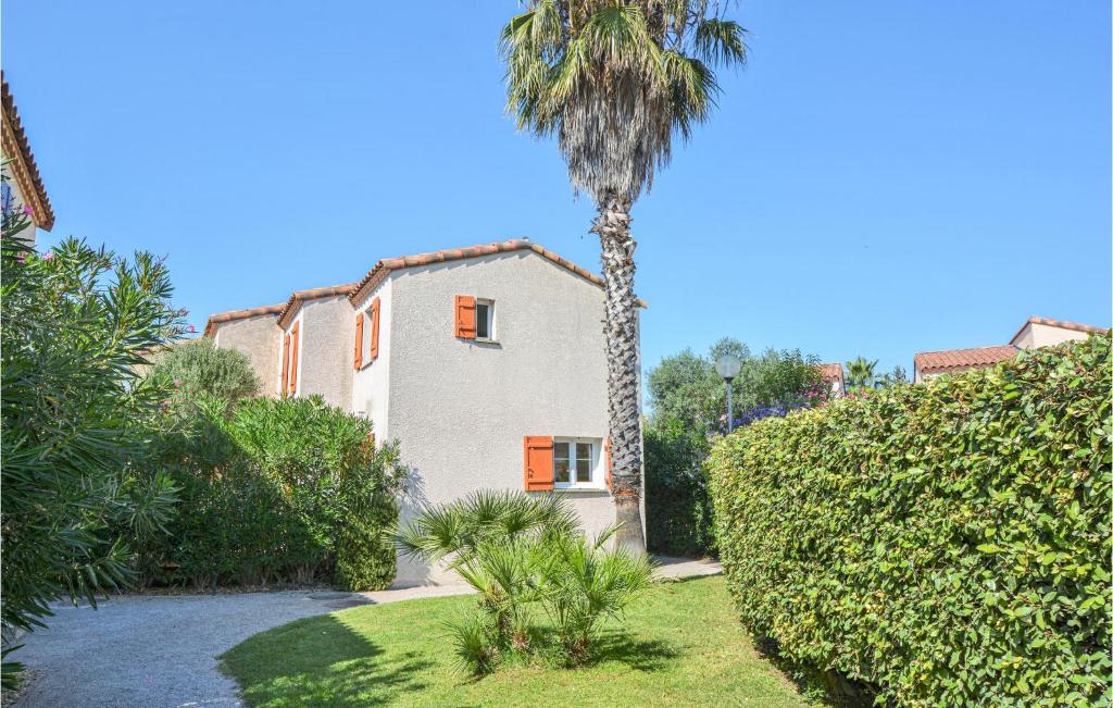 3 Bedroom Awesome Home In Aigues-Mortes - 2