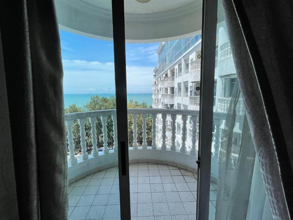 Porte Bleue Pantai Puteri photo