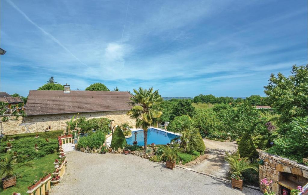 Stunning Apartment In Terrasson With 1 Bedrooms, Wifi And Outdoor Swimming Pool