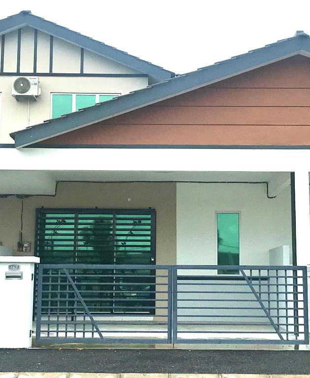 Chempaka Homestay (Near to UTP UiTM Seri Iskandar) photo