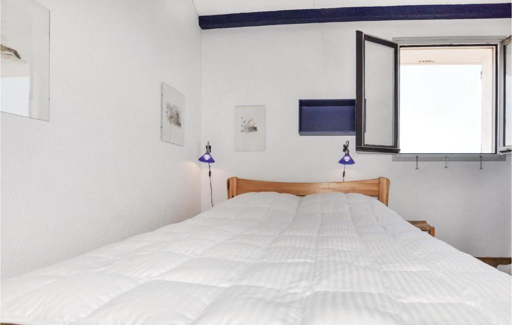 Beautiful Apartment In Le Barcares - 4