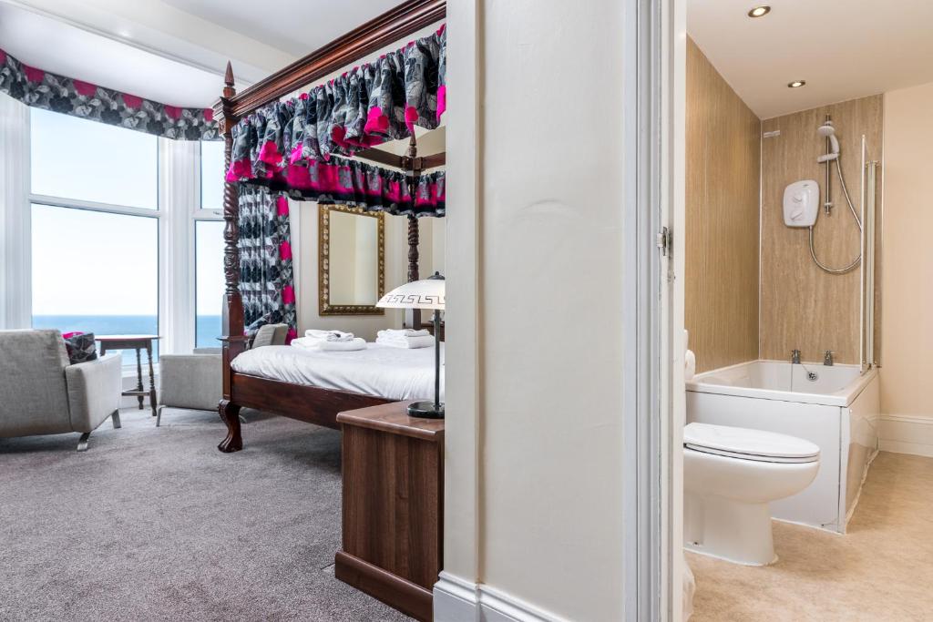 Riviera Guesthouse photo