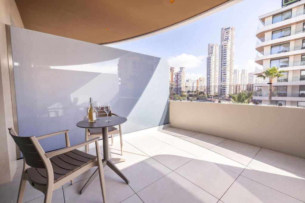 Hotel Gold Arcos 4 Sup - Modern Luxury Experience — Hotel rooms in Benidorm, Valencian Community