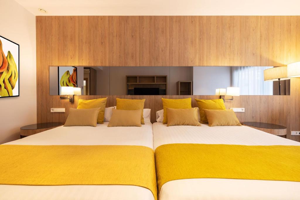 Hotel Gold Arcos 4 Sup - Modern Luxury Experience — Hotel rooms in Benidorm, Valencian Community