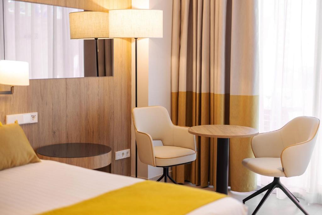 Hotel Gold Arcos 4 Sup - Modern Luxury Experience — Hotel rooms in Benidorm, Valencian Community
