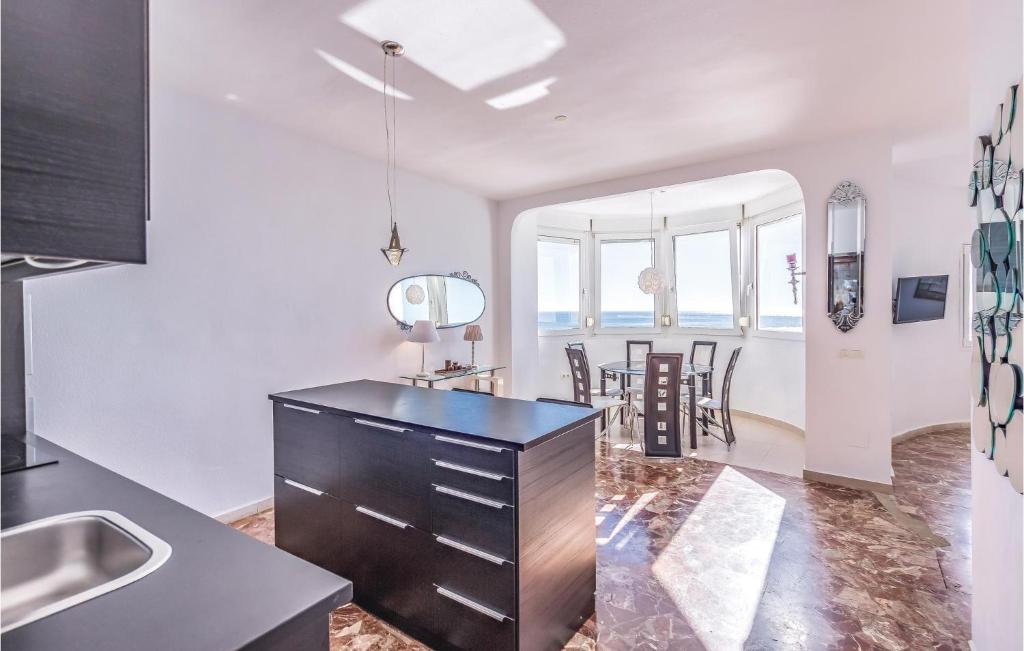 Lovely Apartment In Calahonda With Wifi, Sitio de Calahonda