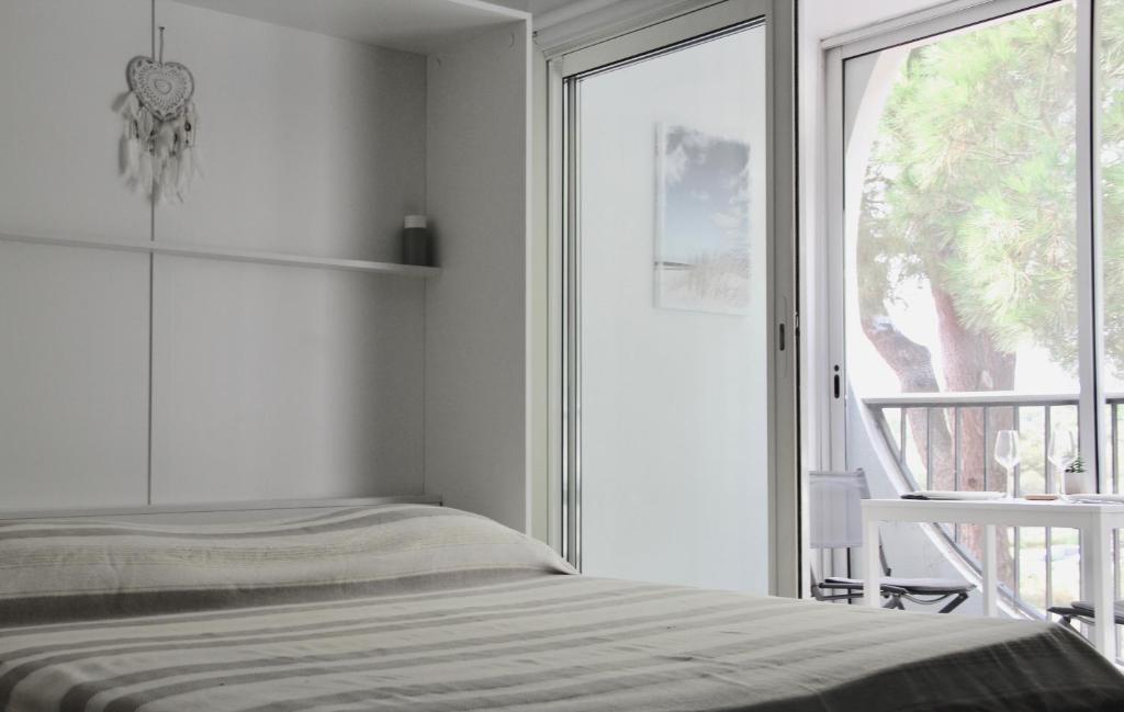 LE GEROUDIS - Studio centre ville - plage -clim - 4