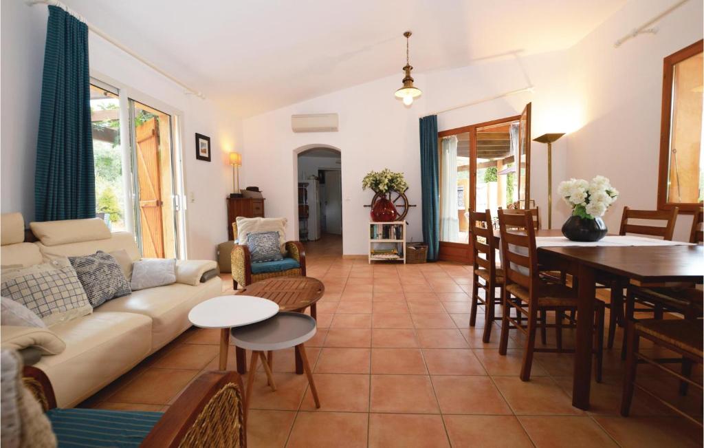 Beautiful Home In Porto Vecchio - 3