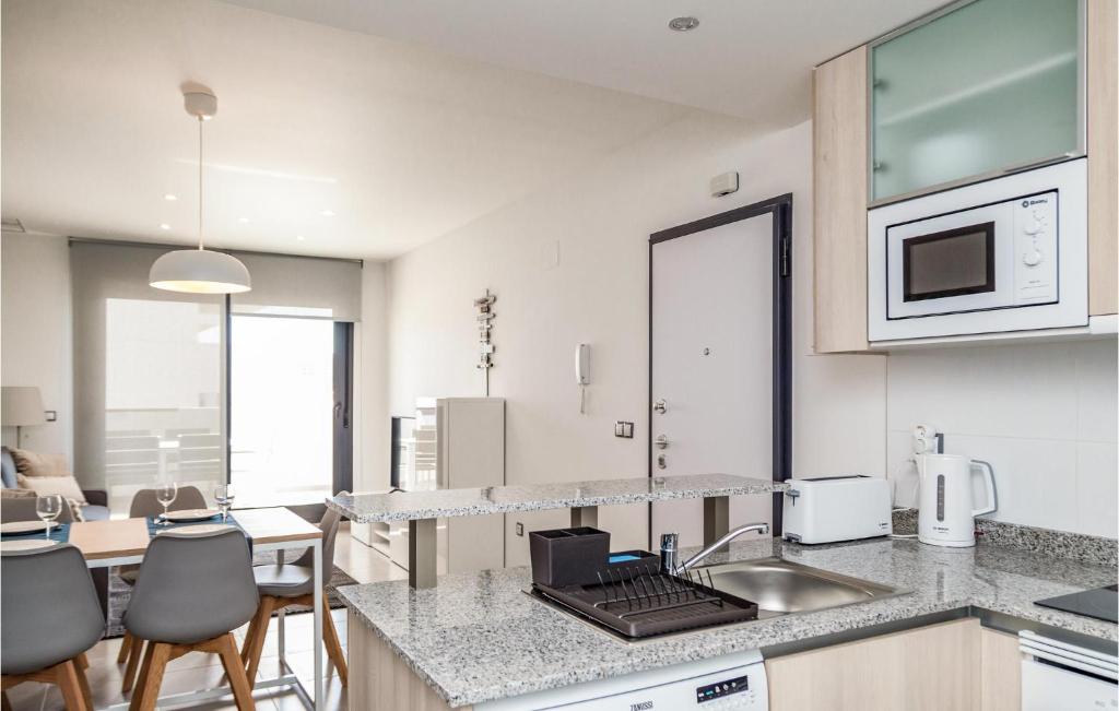 Nice Apartment In Los Arenales Del Sol - 5