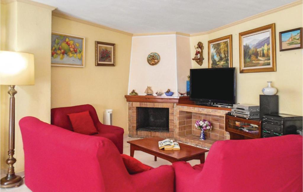 Pet Friendly Apartment In Tossa De Mar - 2