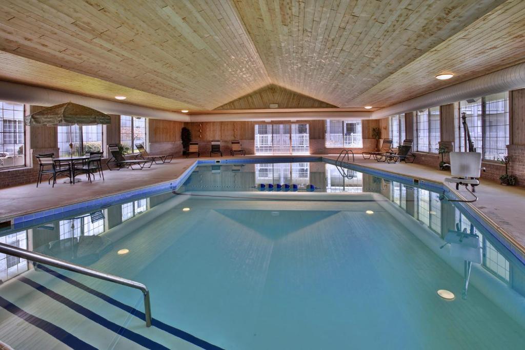 Days Inn by Wyndham Petoskey photo