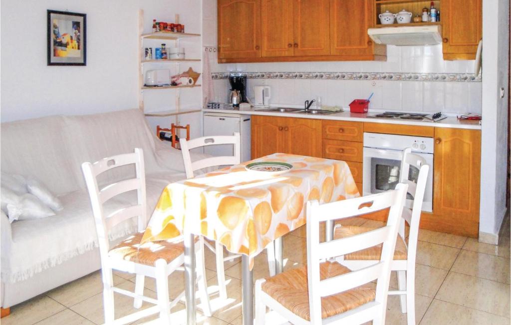 Stunning Apartment In Orihuela Costa - 2
