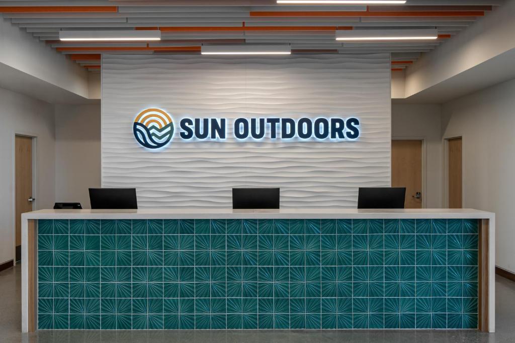 Sun Outdoors San Diego Bay photo