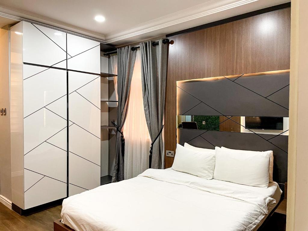Whytescape Serviced Apartments photo