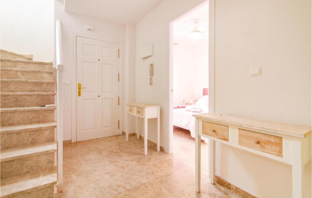 Awesome home in Alacant with 4 Bedrooms and WiFi photo