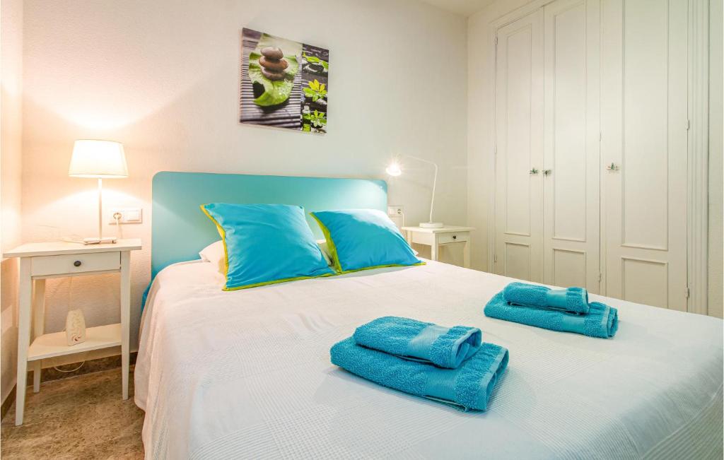 Awesome home in Alacant with 4 Bedrooms and WiFi photo