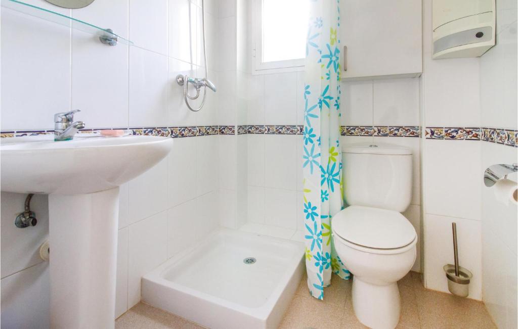 Awesome home in Alacant with 4 Bedrooms and WiFi photo