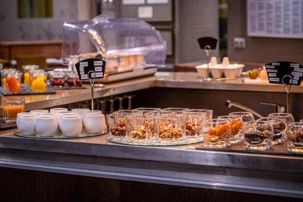 Hotel Litteraire Le Swann, Premier Collection