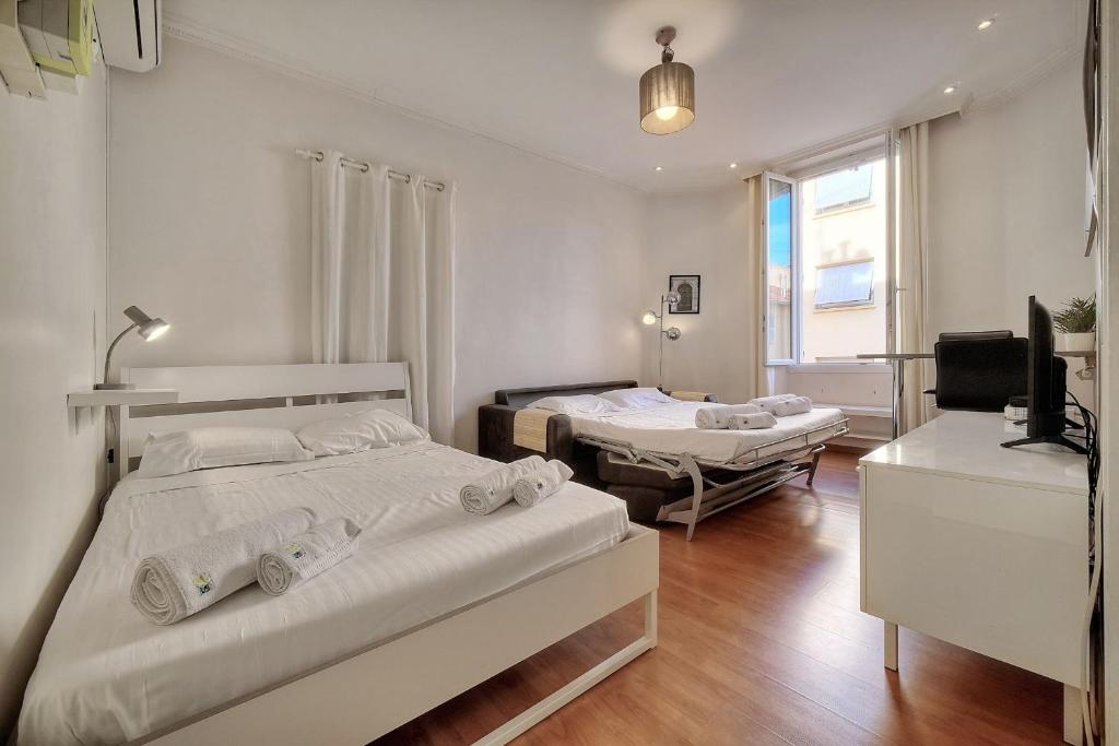 Upstays Forville Market 22m2 Studio - 3