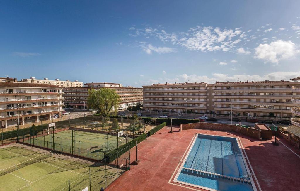 Beautiful Apartment In Blanes With Wifi - 4
