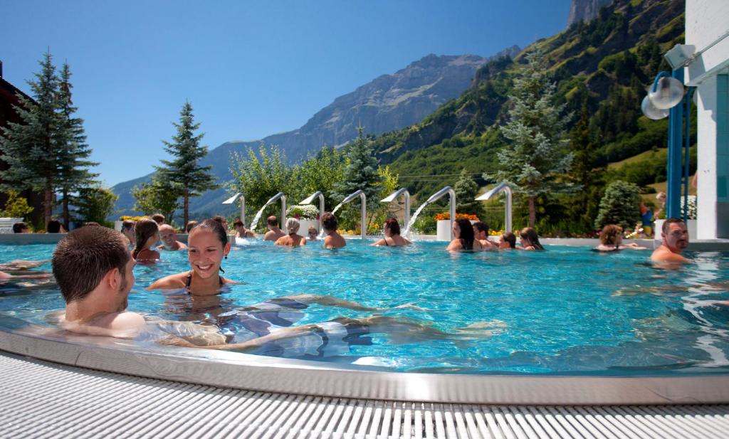 Hotel Alpenblick-Leukerbad-Therme — Hotel in Leukerbad