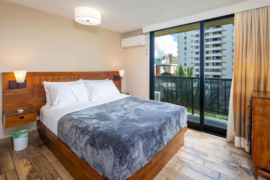 Gorgeous One Bedroom Bamboo Blocks from the Beach 전경