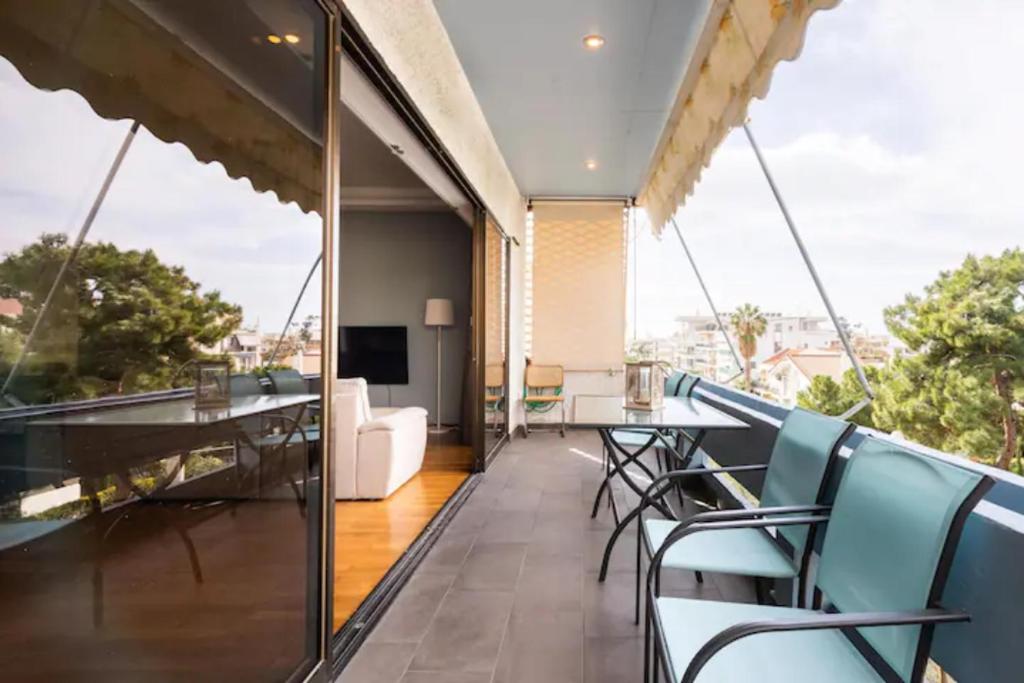 right Walled Designed Apt in Glyfada Center 전경