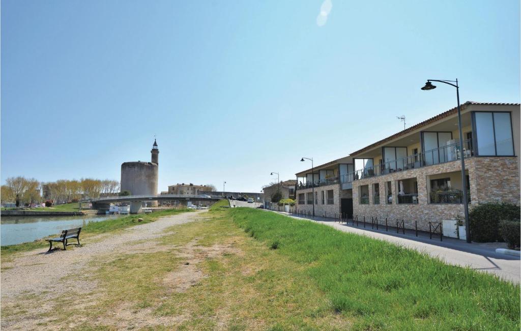 1 Bedroom Lovely Apartment In Aigues-Mortes - 2