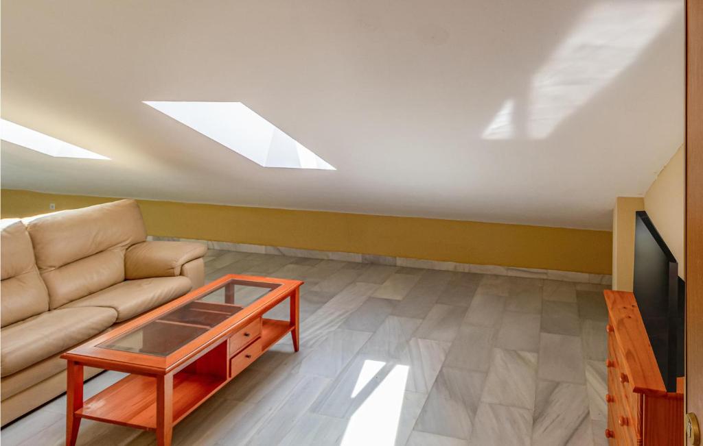 1 Bedroom Gorgeous Apartment In Málaga - 2