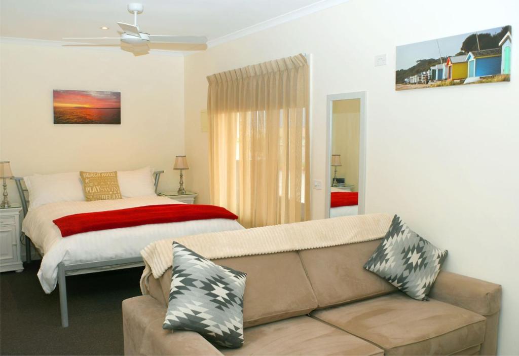 Dromana Beach Getaway - Room image