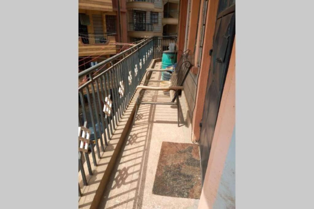 Spacious Studio, Reliable power & water, Spotless, 2mins to mall, 18mins to CBD photo