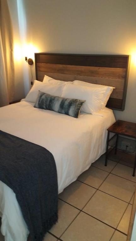 TinyApartment@Mosselbay - Entire 1 Bedroom Apartment Mossel Bay Central photo