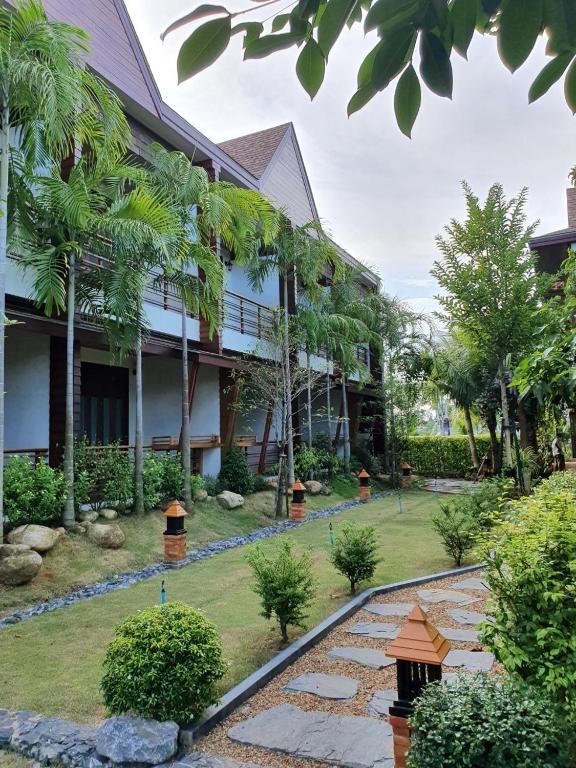 Merry Spa & Resort, Ban Khok Lo
