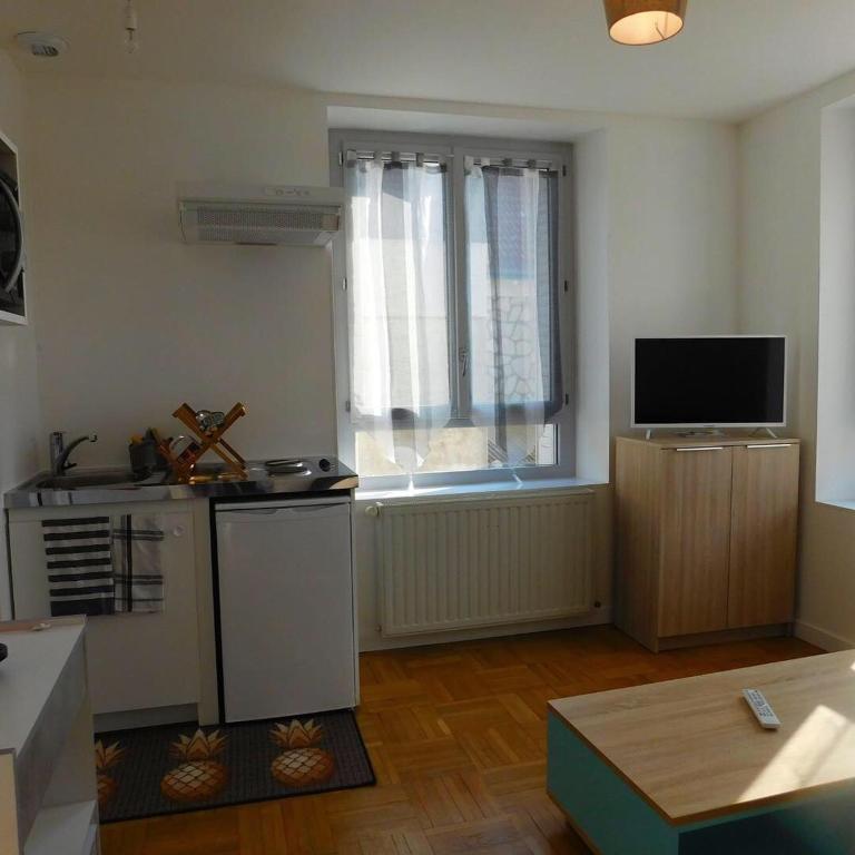 Appartement situé en centre ville de Saint Aignan - 1