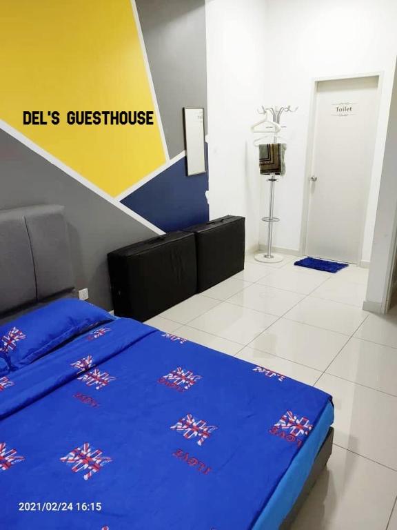 Del’s Guesthouse @ Southville Same Level with Pool fits 8 photo