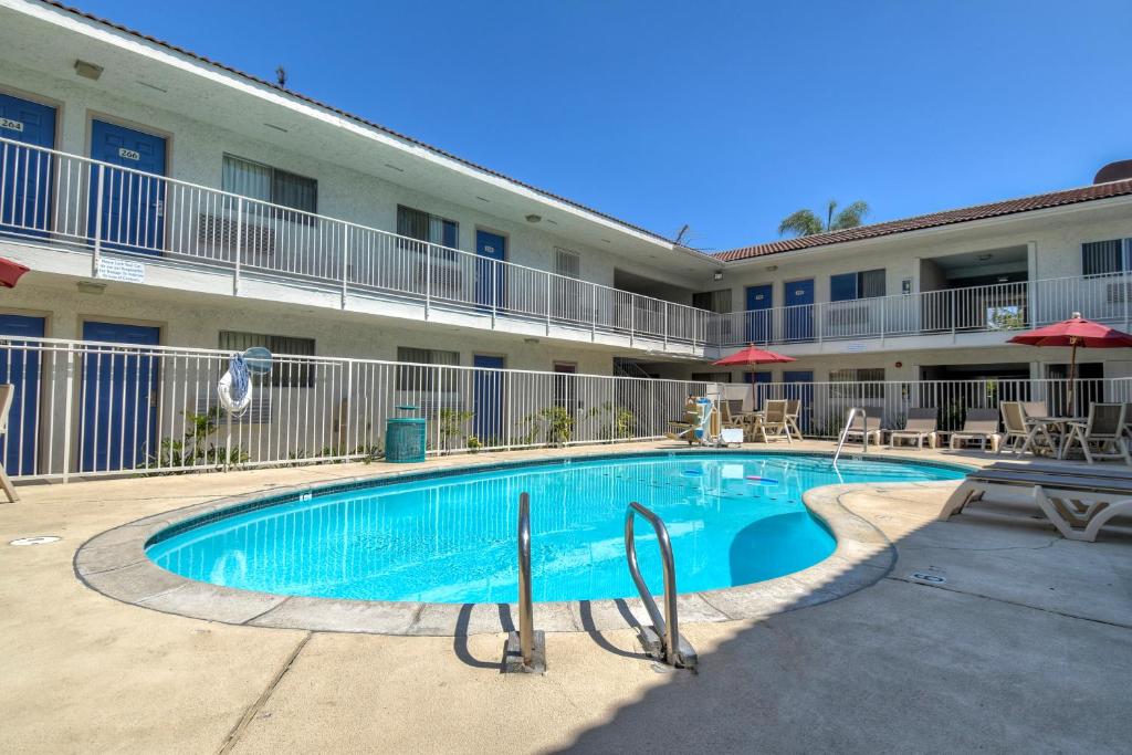 Motel 6 Rowland Heights CA - Los Angeles - Pomona 전경
