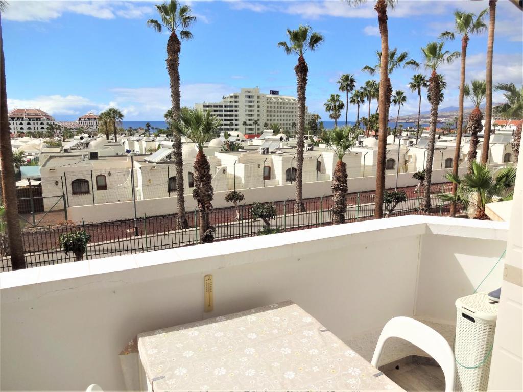 Sunset apartment with sea view and free WIFI in the heart of Las Americas - 3