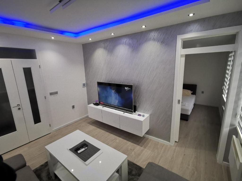 City Center Stay Apartment - 3