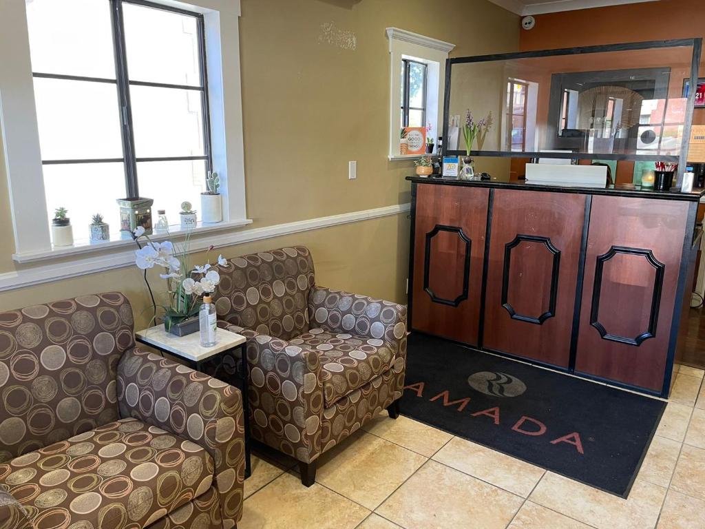 Ramada by Wyndham San Diego Poway Miramar photo