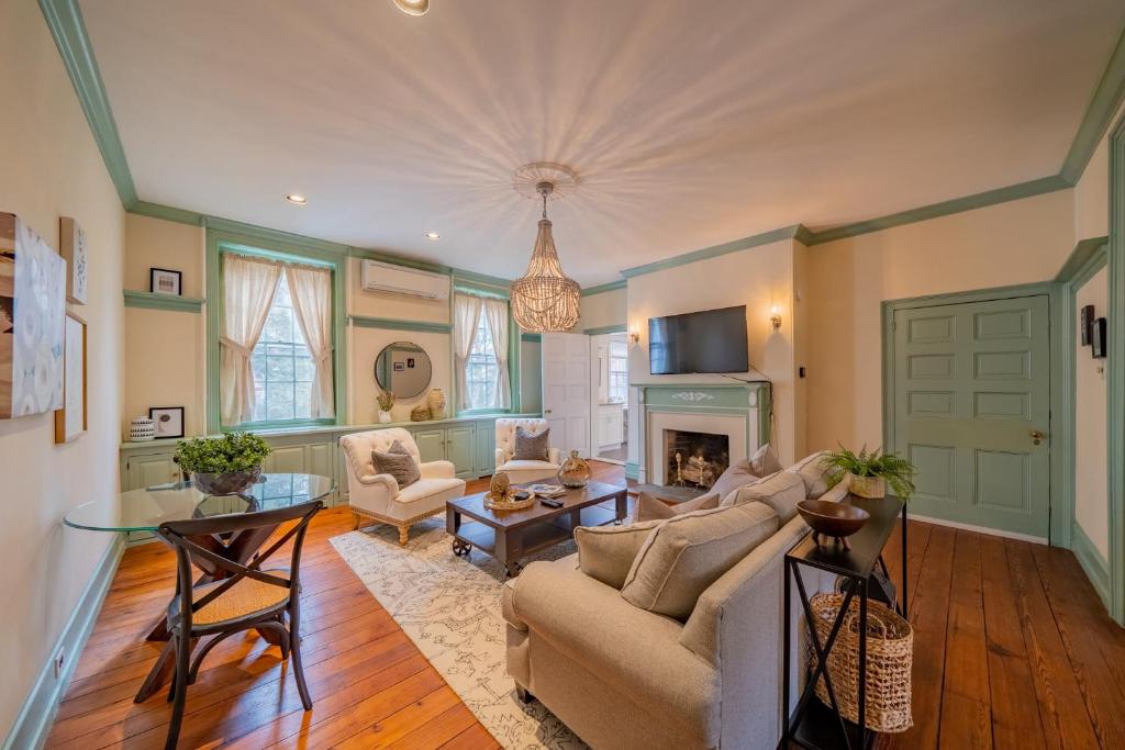 Spacious 2 BR in historic Westtown Schoolhouse - walk to downtown WC and WCU