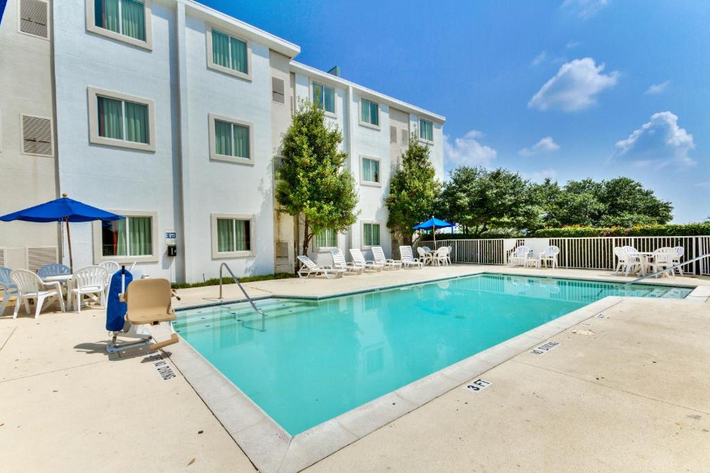 Motel 6-Lewisville, TX - Dallas photo