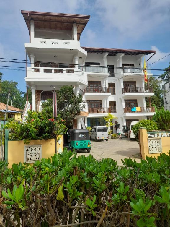 Shanika Beach Inn photo