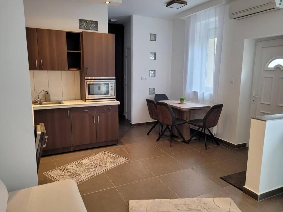 Lovely Apartment with free parking, Kecskemét