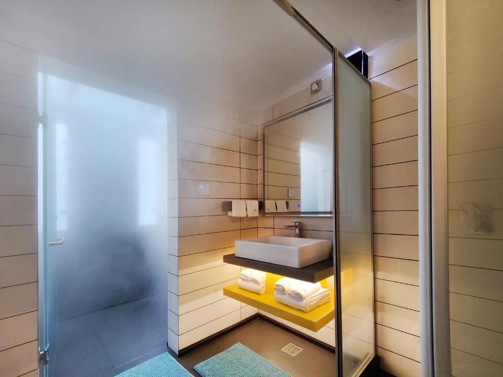 Frangipani Suite photo