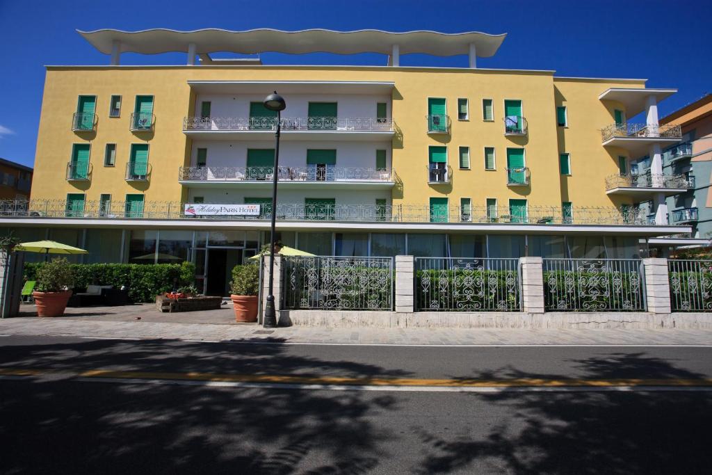 Hotel Holiday Park - 2