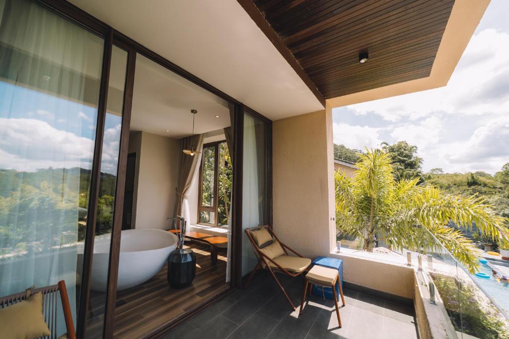 Balcony/terrace, Zen Valley Dalat Resort in Dalat