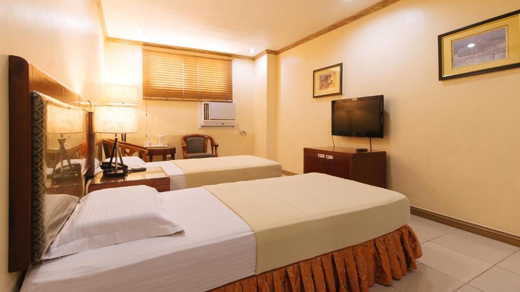 Peace Hotel by RedDoorz