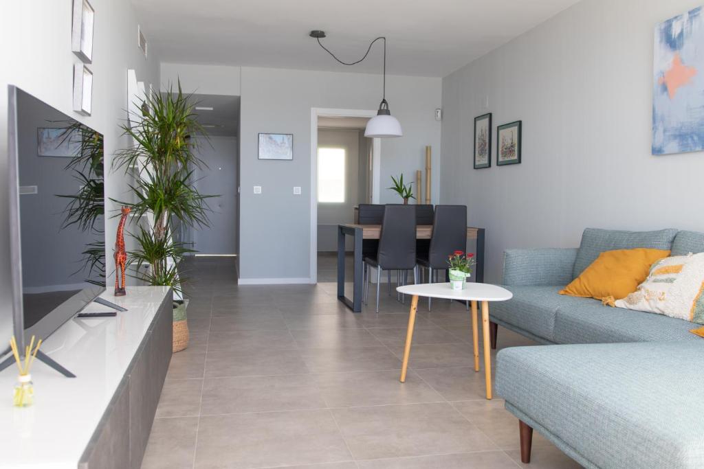 Precioso apartamento frente a la playa con piscina - 5