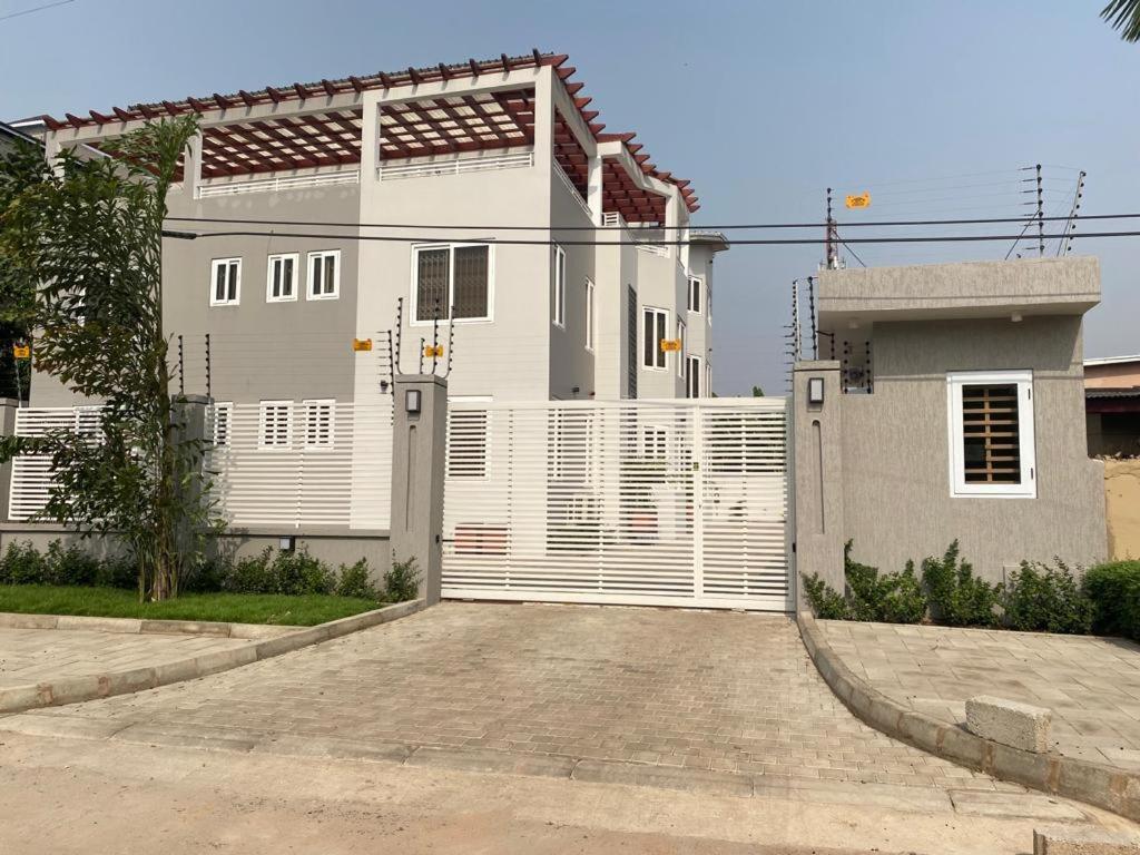 Apartment 3, Okailey's Place — Hotel in Accra