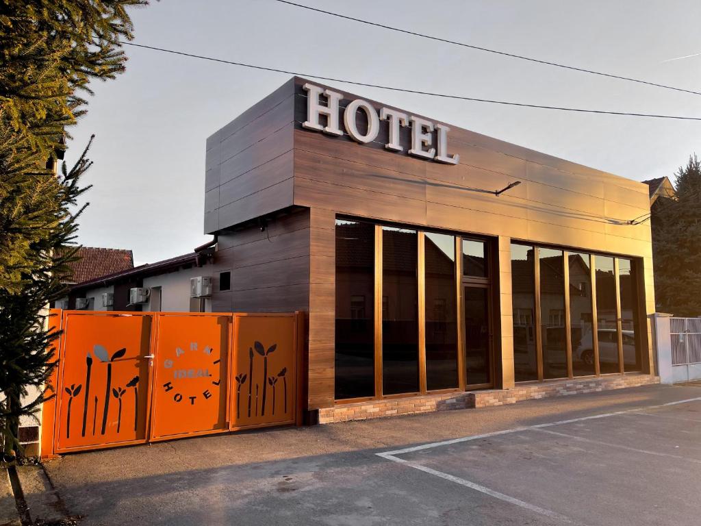 Garni Ideal — Hotel in Zrenjanin